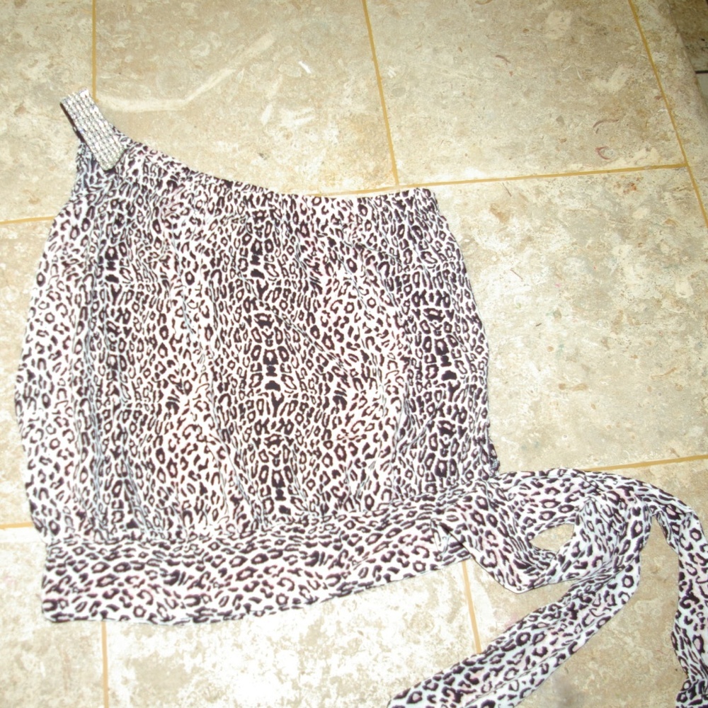 One Cheetah shoulder top